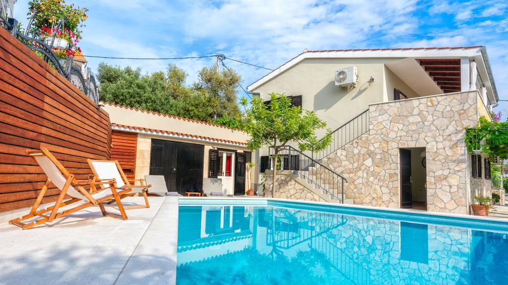 Villa Verandah 特罗吉尔 外观 照片