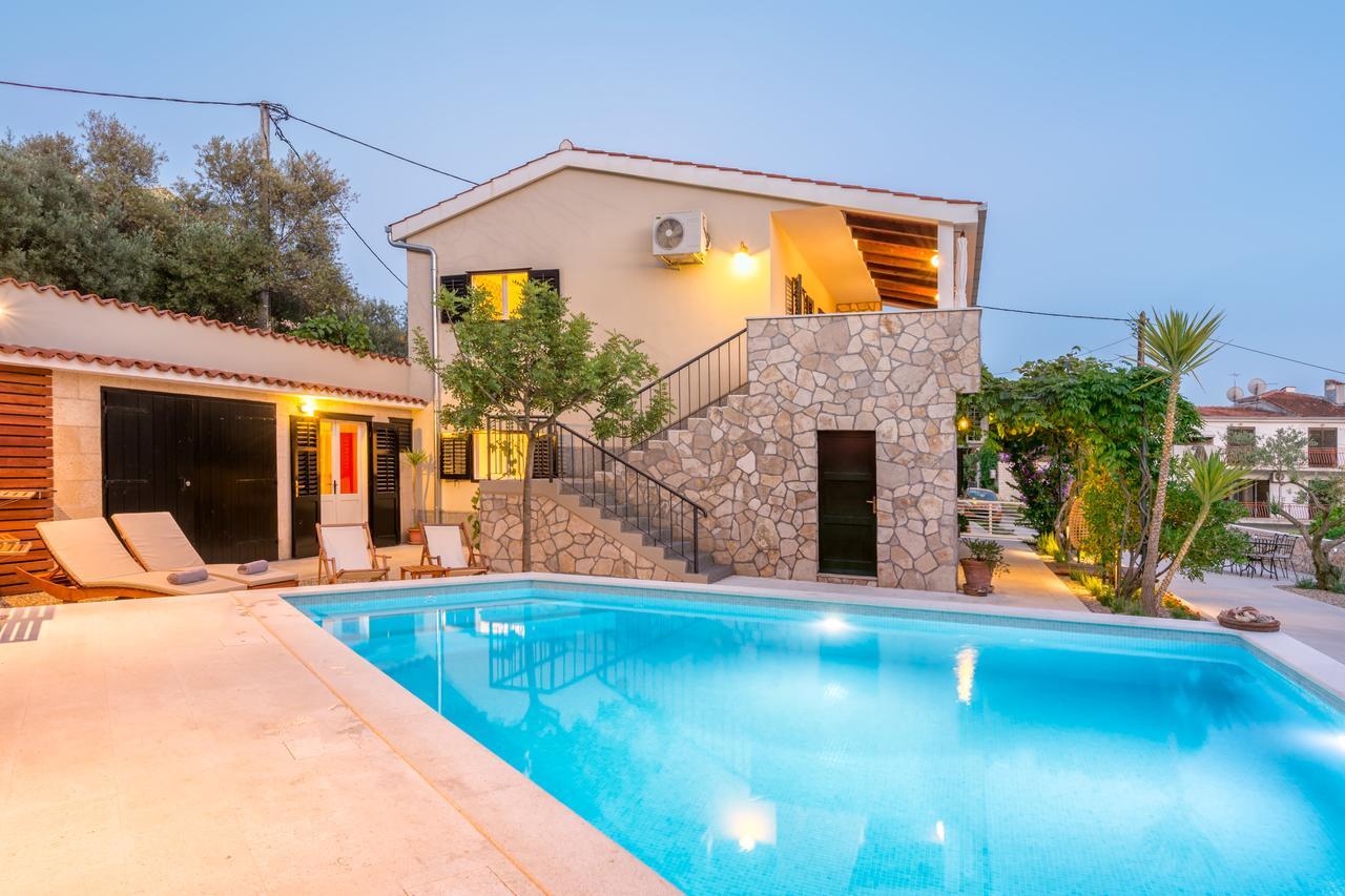 Villa Verandah 特罗吉尔 外观 照片